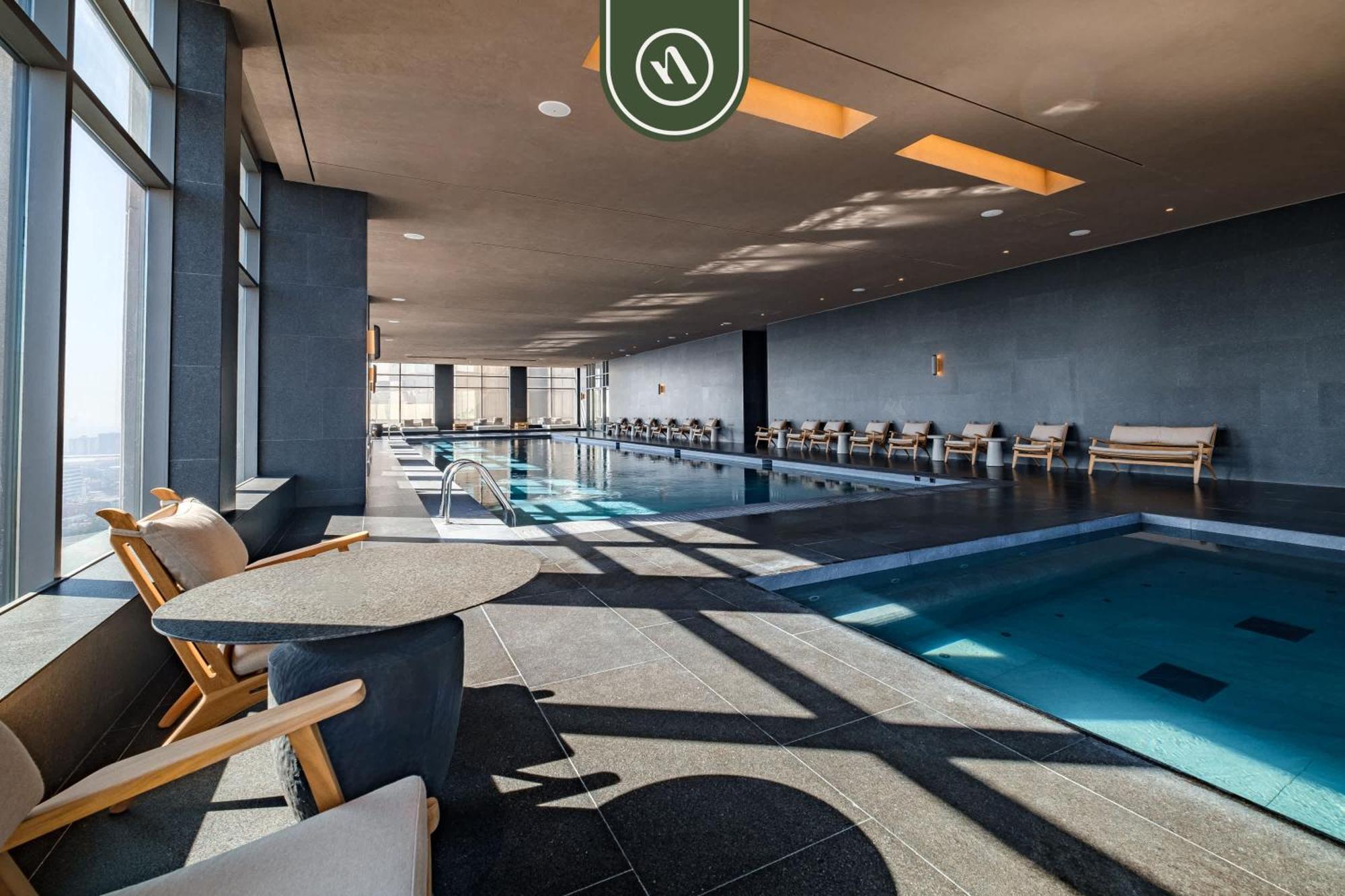 Luxury 2 Bedroom With Amazing View - Pool Apartment